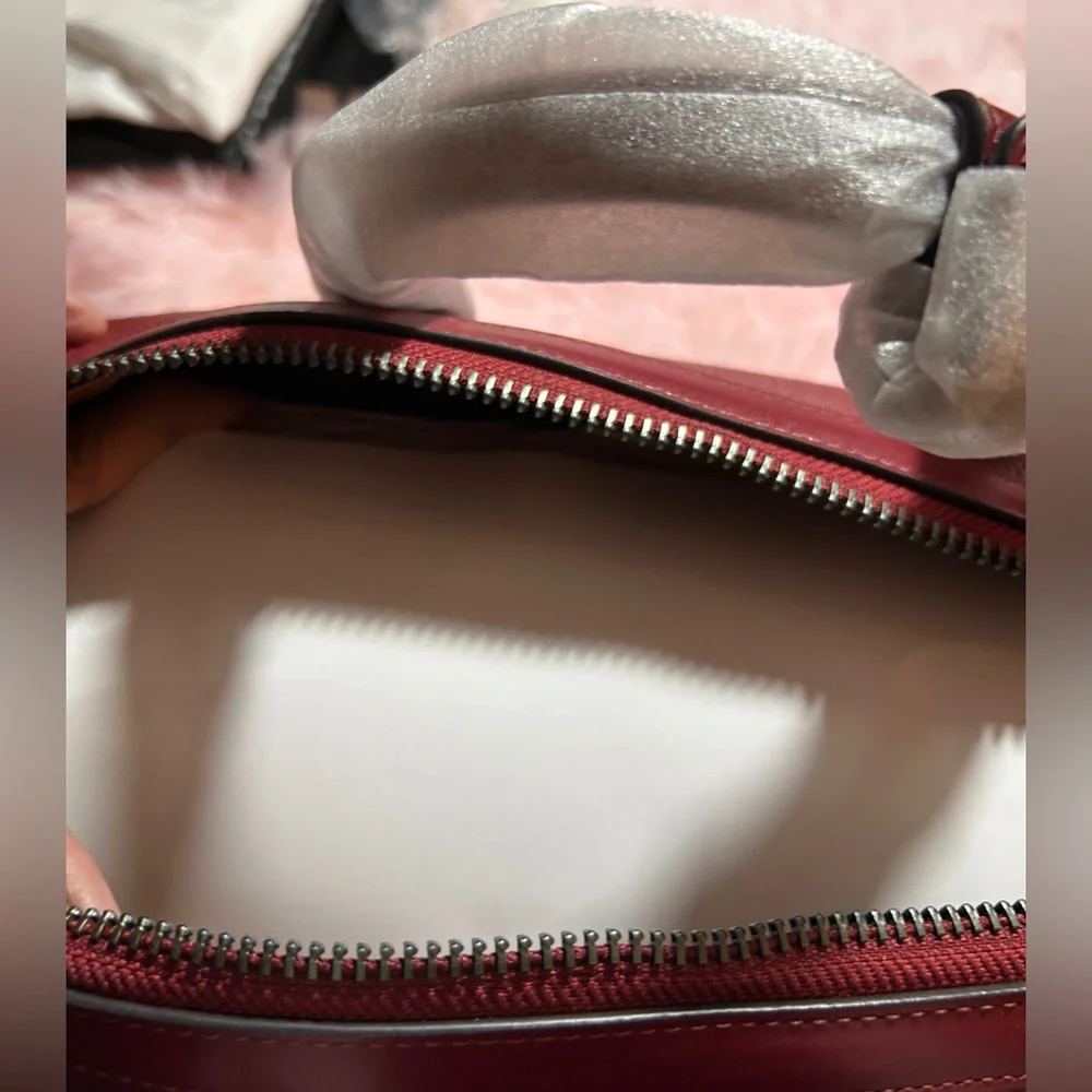 COACH GOTHAM DUFFLE 45/DARK RUBY - Picture 8 of 11